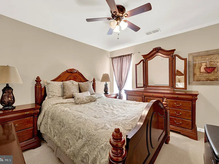 533 Rubens Cir — Photo 38