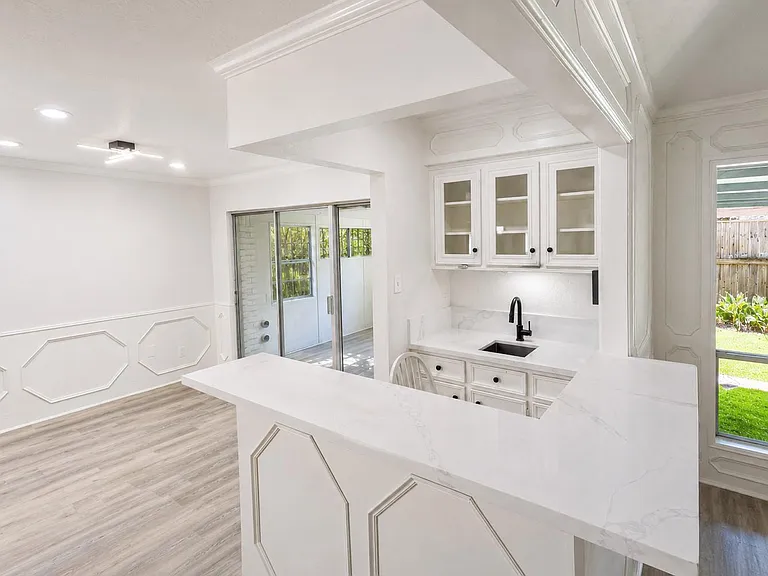 10710 Sandy Shoals Dr — Photo 9