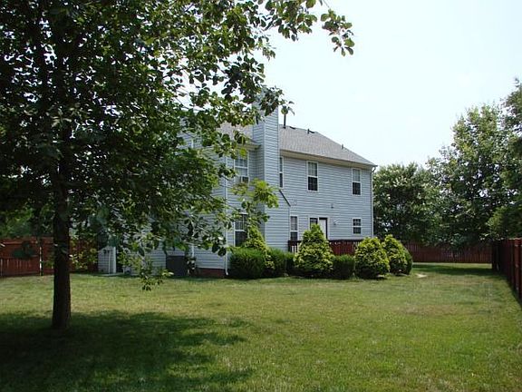 2nd image of 405 Damsel Ct