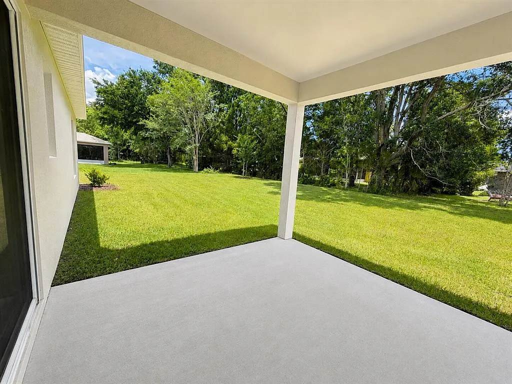 3 bed, 2.0 bath, 1504 sqft, $2,400 — Photo 3