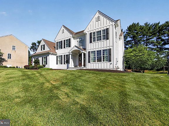 2nd image of 103 Hidden Pond Way
