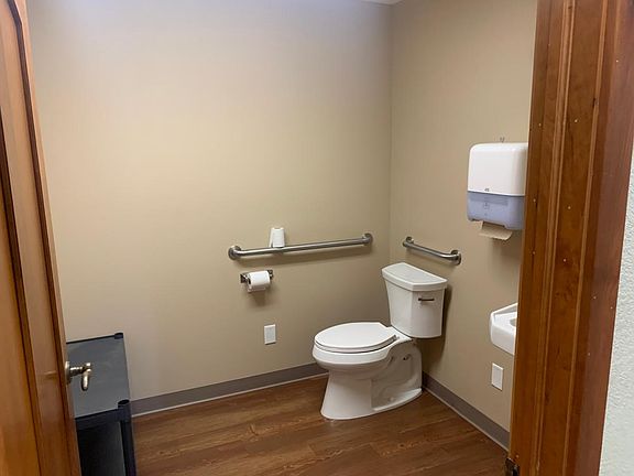 5th image of 3712 Tower Ave Suite C