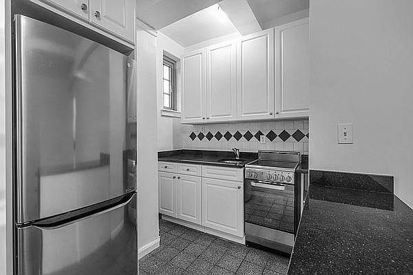 1st image of 208 W 23rd St APT 306