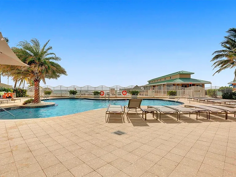 16699 Collins Ave #3105 — Photo 3