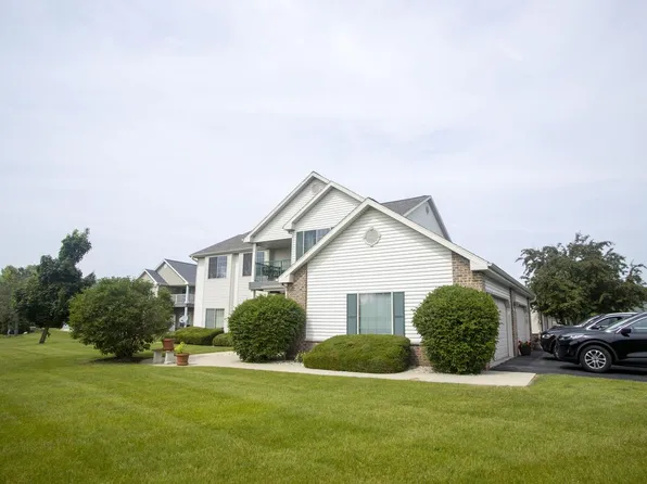 156 Pheasant RUN #D-4, Johnson Creek, WI 53038