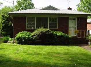 233 Little Clove Rd, Staten Island, NY 10301