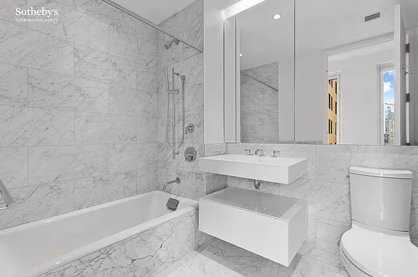 Rented by Sotheby's International Realty | media 33