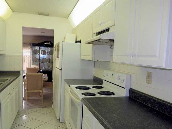 4th image of 8258 NW 9th Ct