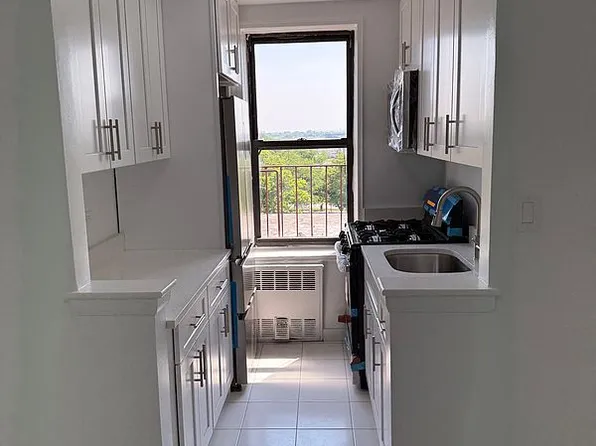 3235 Emmons Ave APT 723, Brooklyn, NY 11235