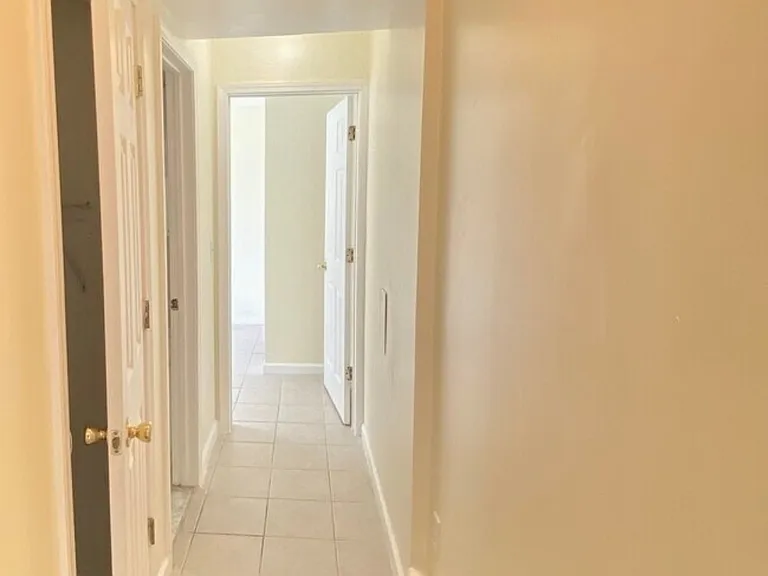 222 Mary Lou Ave — Photo 5