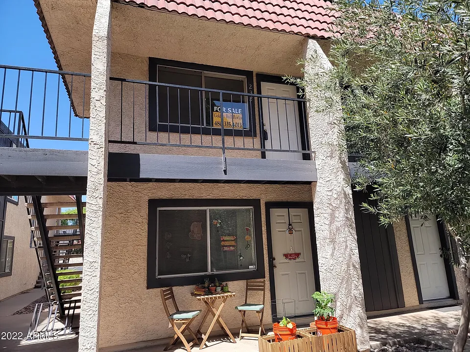 700 W University Dr #232
