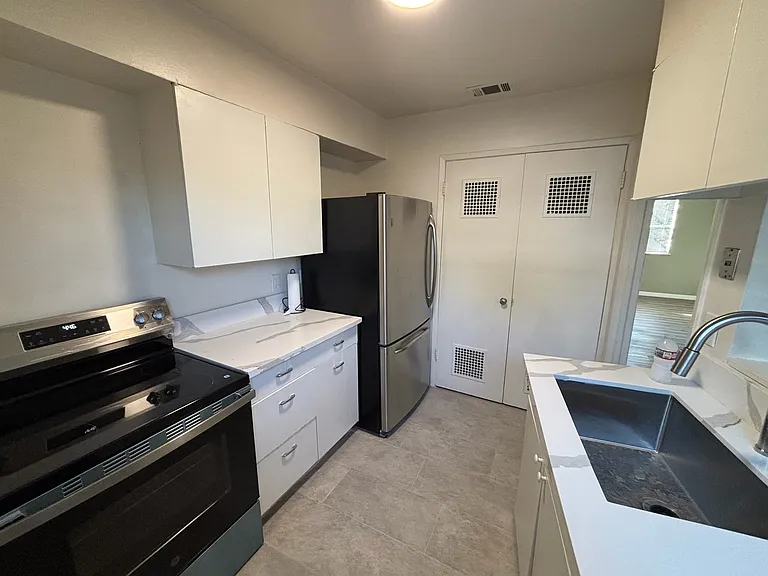 3308 Windsor Dr — Photo 7