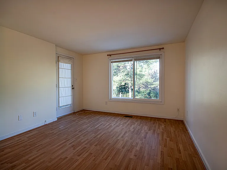 Primary Bedroom w/Balcony Access