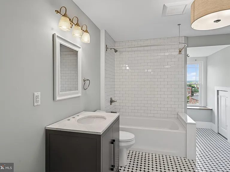 144 Gay St #2 — Photo 25