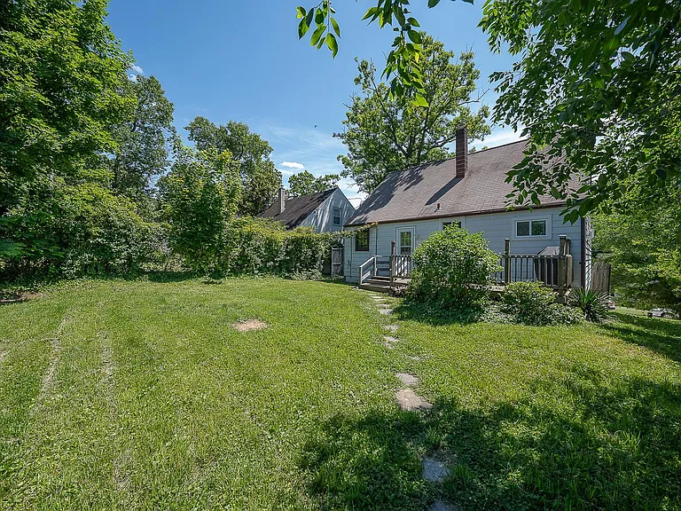 35 Eastwood Rd — Photo 27