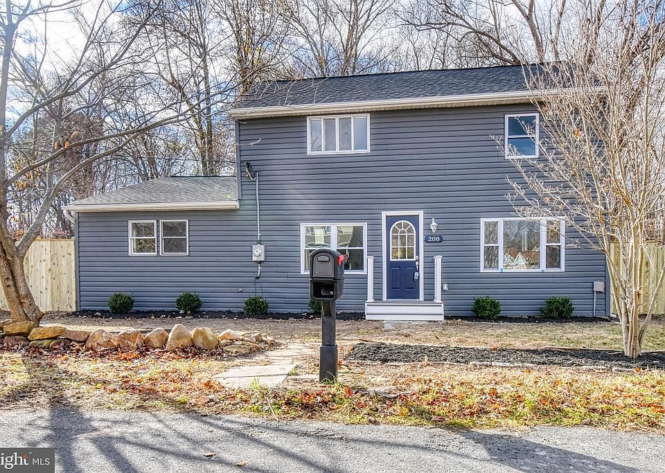 1st image of 208 Schoolhouse Ln