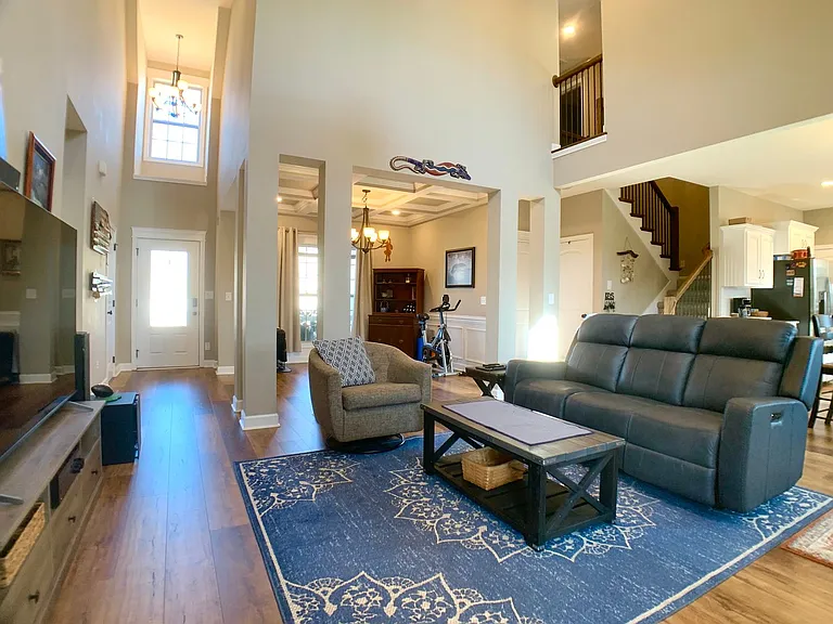 214 Penelope Ln — Photo 5