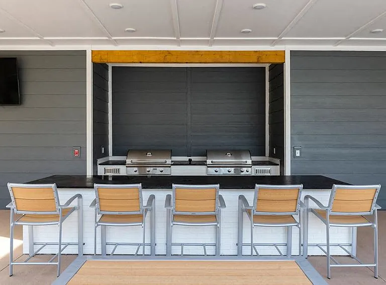 Azure Apartments — Photo 12