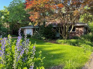15 Oak Glen Dr, Oakmont, PA 15139
