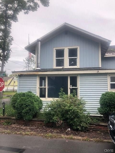1st image of 240 10th Ave