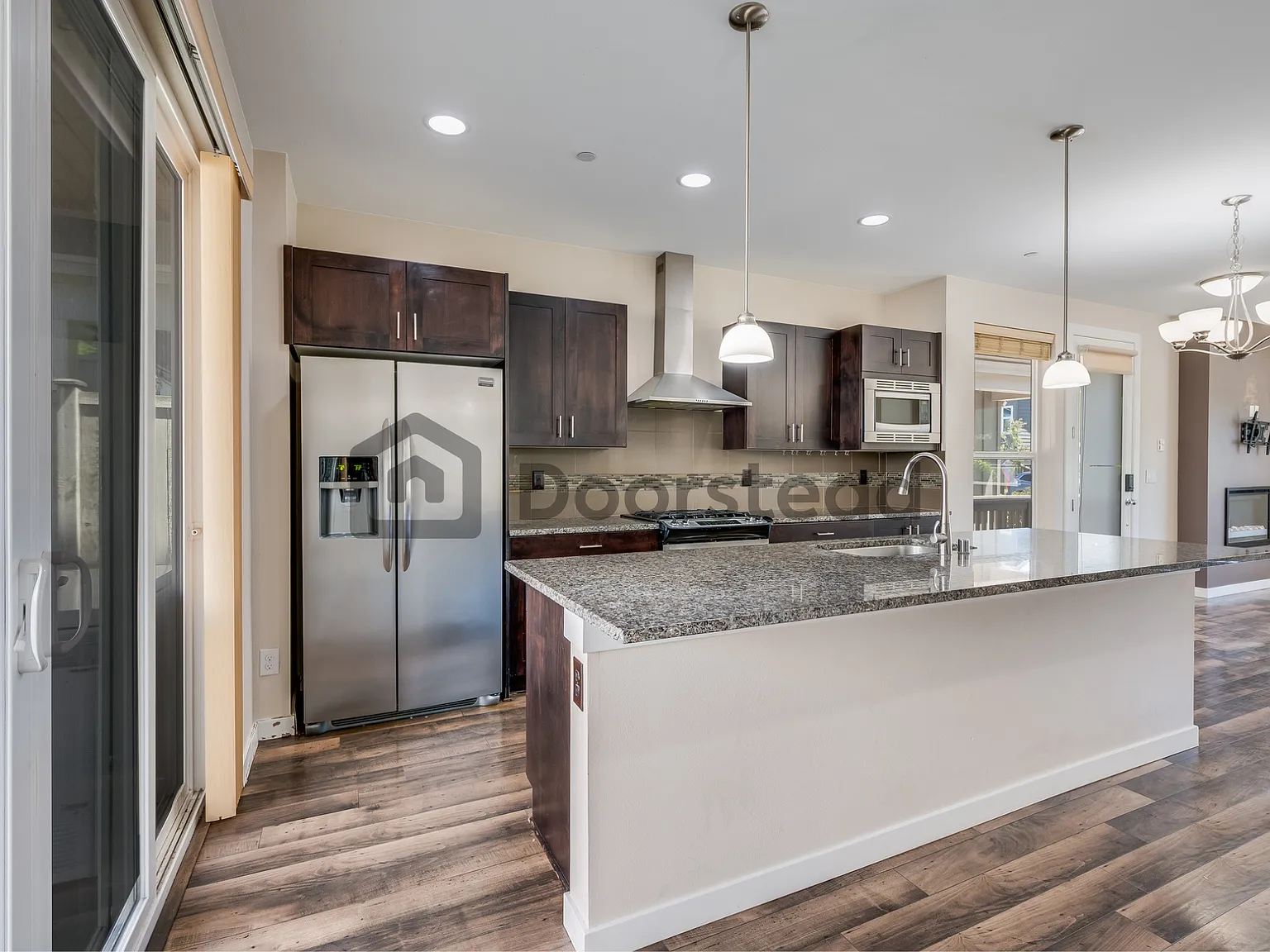 3 bed, 2.0 bath, 1410 sqft, $3,190 — Photo 2