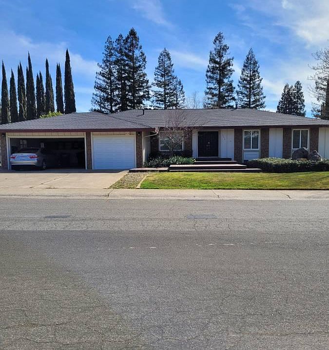 1st image of 9819 Golden Dr