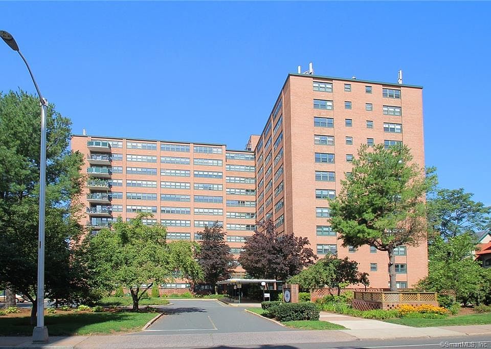 1st image of 31 Woodland St APT 2I