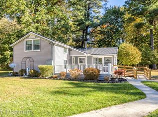 7106 Trumble Rd, Saint Clair, MI 48079