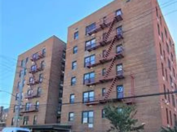 2330 Voorhies Avenue image 1 of 5