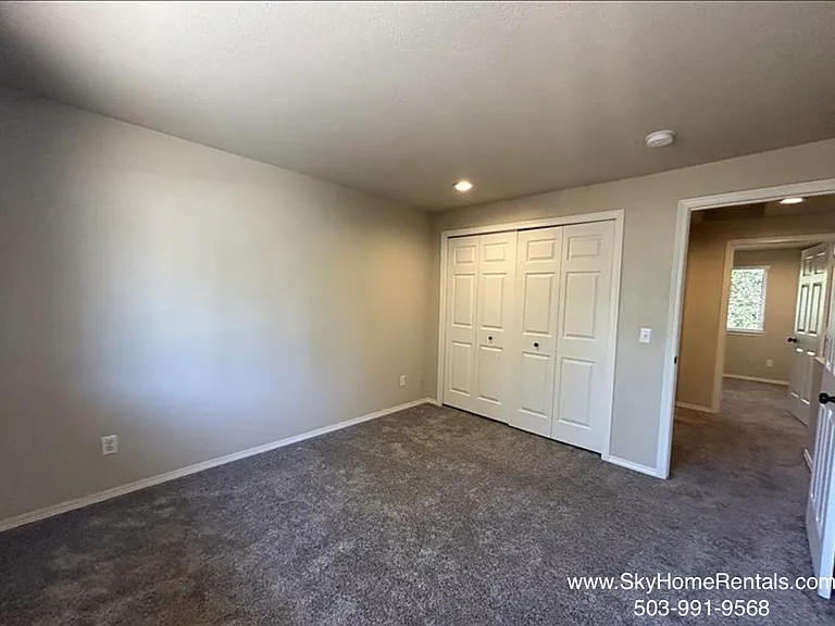 2180 Maplewood Dr S — Photo 12