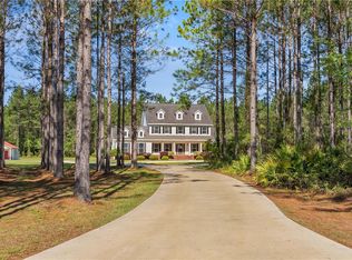 215 Hunters Chase Dr, Nahunta, GA 31553