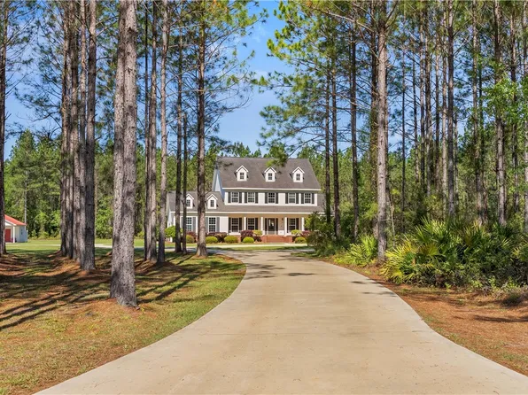 215 Hunters Chase Dr, Nahunta, GA 31553