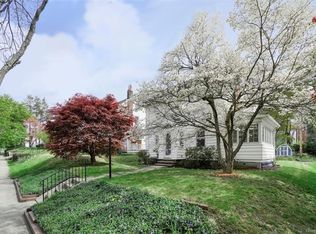 5 Lindbergh Pl, Poughkeepsie, NY 12603