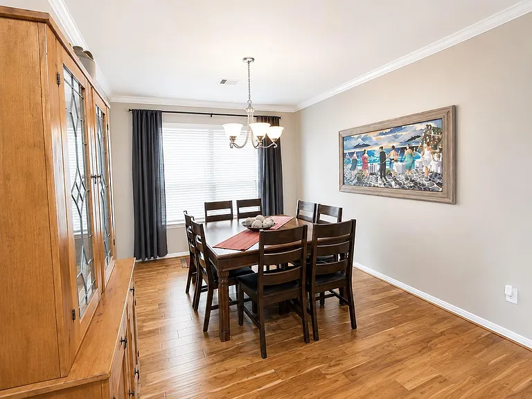 110 N Hawkhurst Cir — Photo 5