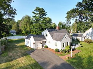 18 Oakwood Rd, Simsbury, CT 06070
