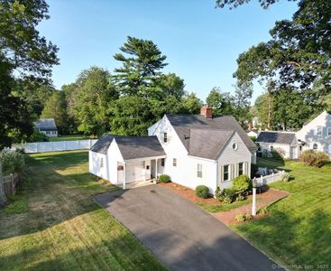 18 Oakwood Road, Simsbury, CT, 06070