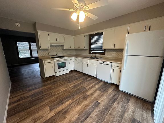 2nd image of 113 Madison Ct #113