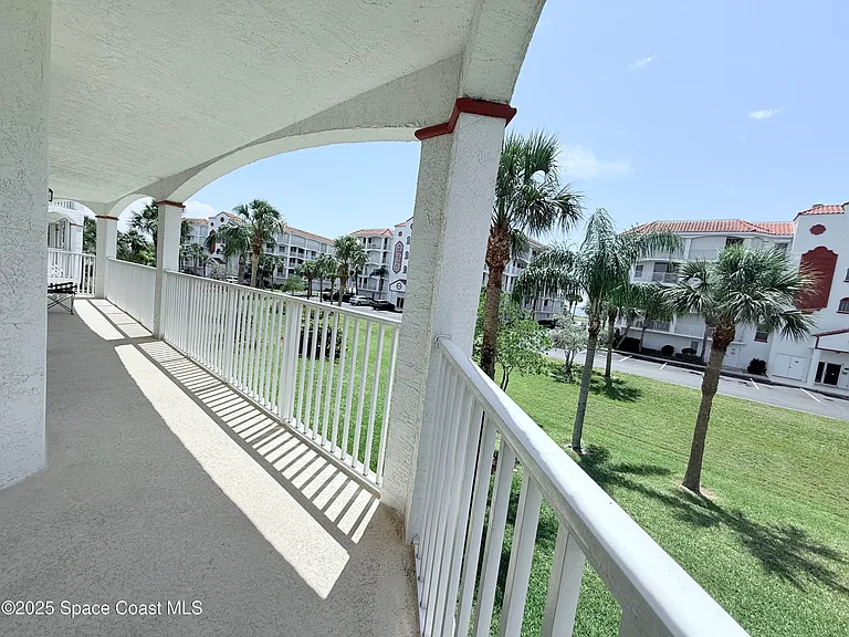 8922 Laguna Ln #201 — Photo 35