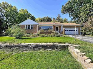 2615 18th St #A, Moline, IL 61265