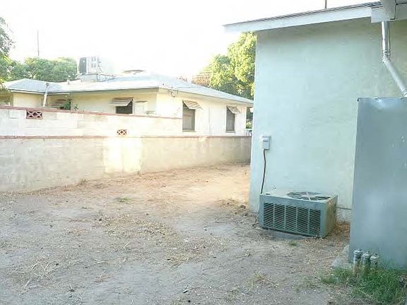 2nd image of 547 E 28th St