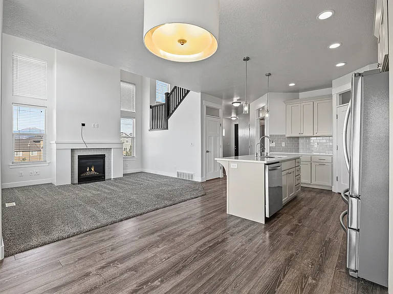 4442 W Lone Shadow Ln — Photo 9