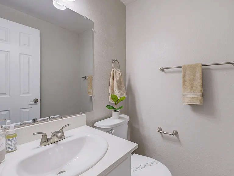 Waverly Flats — Photo 16