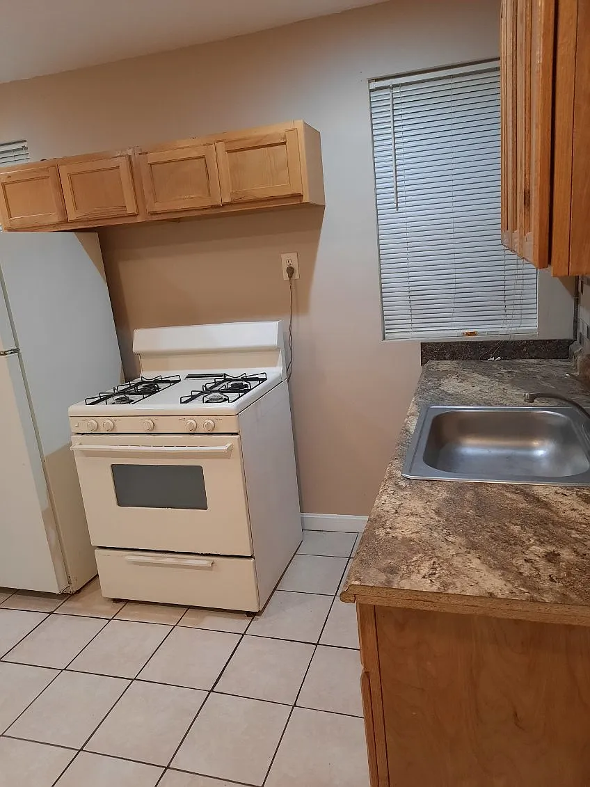 1 bed, $800 — Photo 2