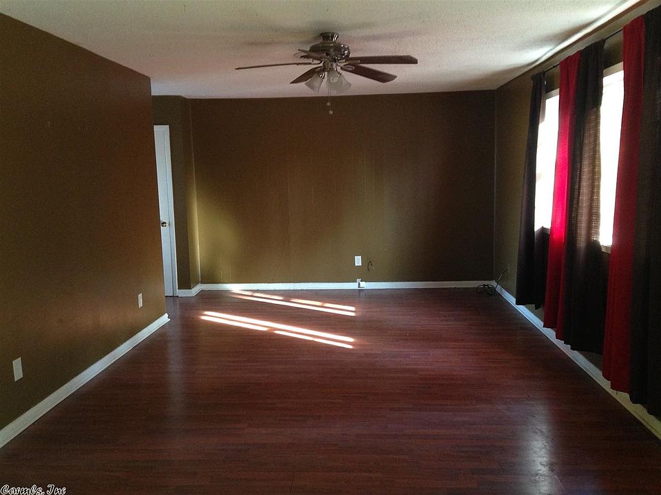 2nd image of 25 Carroll Cir