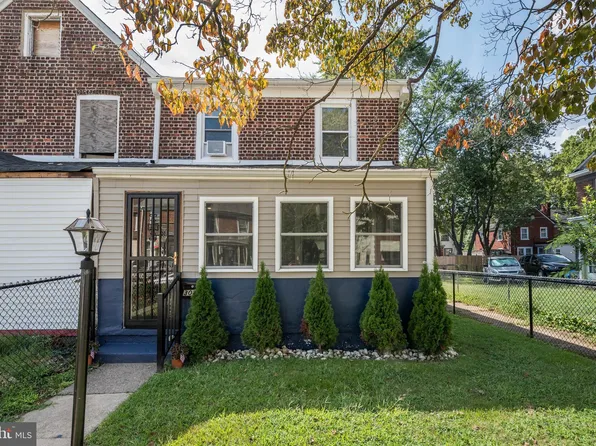 3039 Essex Rd, Camden, NJ 08104