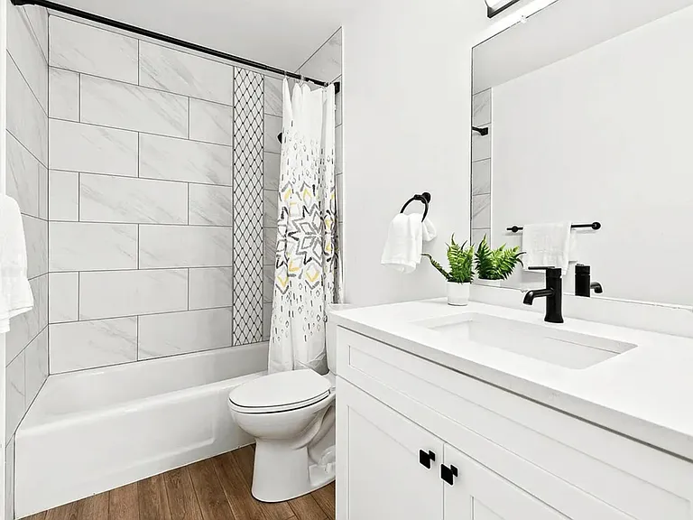 929 N Washington St #4 — Photo 18