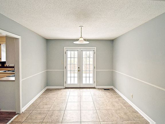 4th image of 112 Arrowood Ct