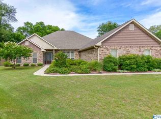 2539 Caldwell Park Ct SE, Owens Cross Roads, AL 35763
