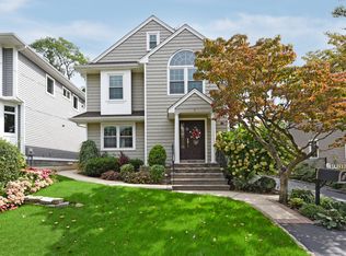 6 Durbyan St, Port Washington, NY 11050