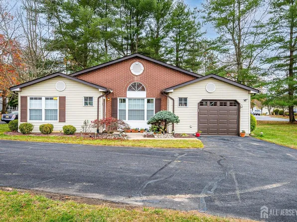 1 Linton Close, Freehold, NJ 07728